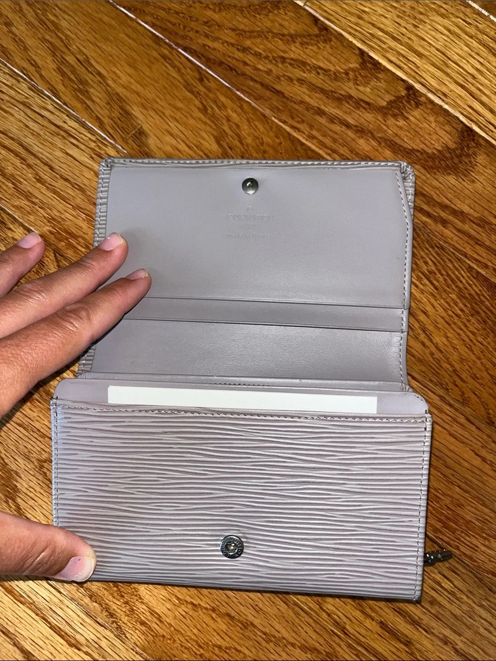 Louis Vuitton Textured Leather Wallet - Light Lavender Gray